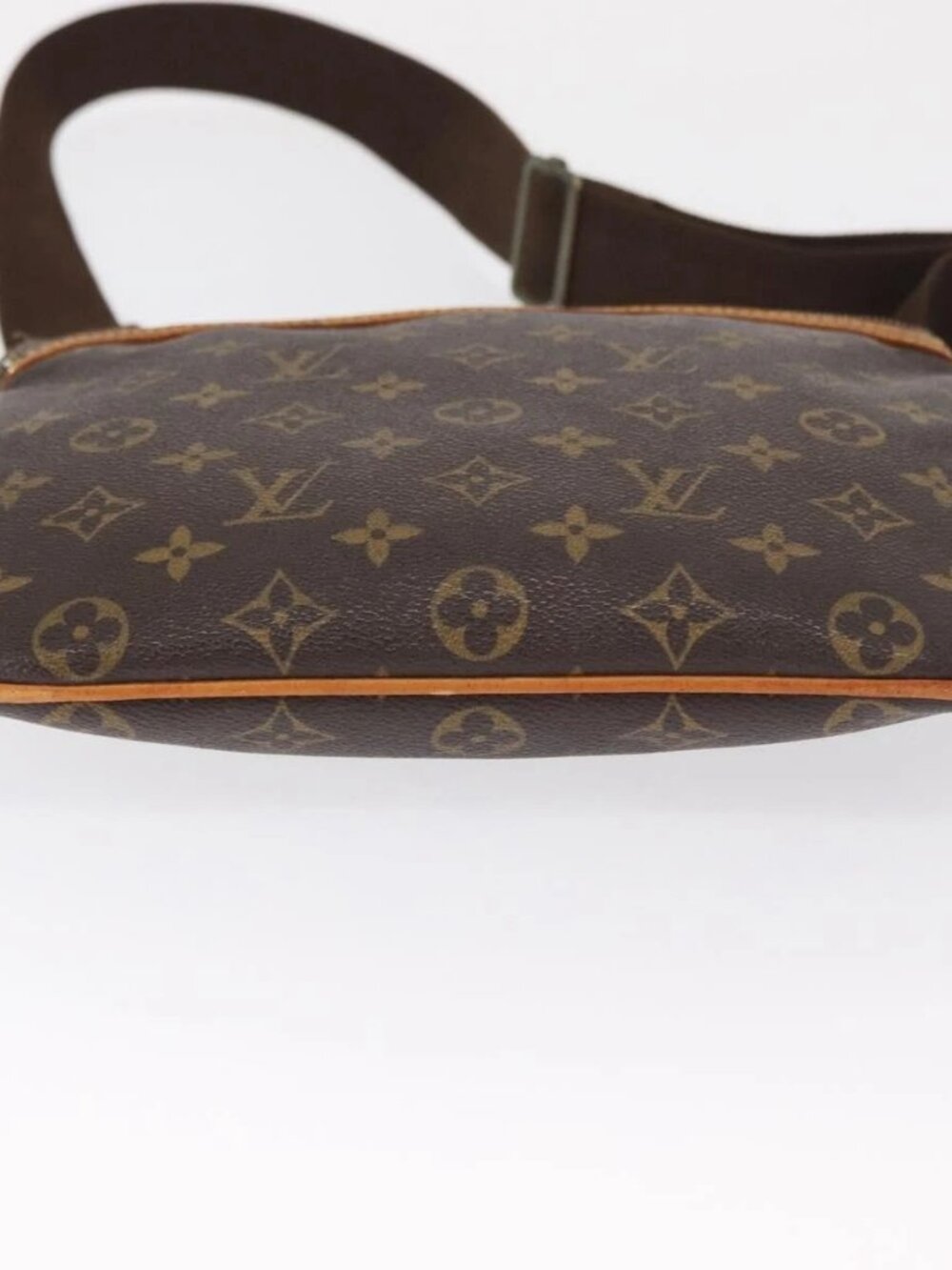 LOUIS VUITTON Monogram Pochette Bosphore Shoulder Bag M40044 LV Auth 161957 - Picture 7 of 16